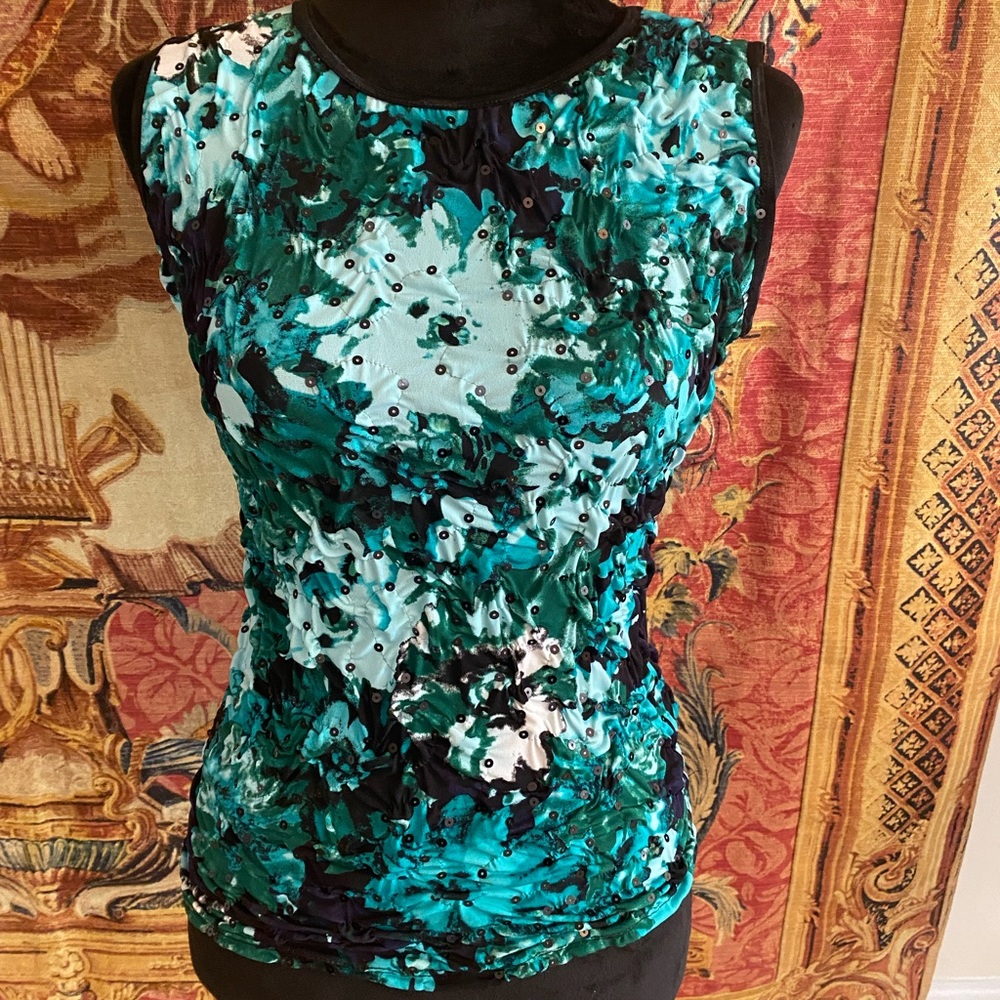 Beautiful Frank Lyman top sz 8 Green Black rouched bodycon w/black sequins